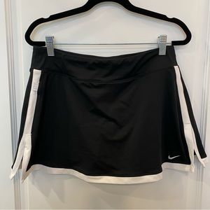 Nike dri fit tennis skirt skort black white trim size medium athletic exercise